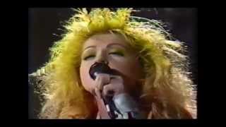 Cyndi Lauper  True Colors Live Letterman 1986 [upl. by Debor]